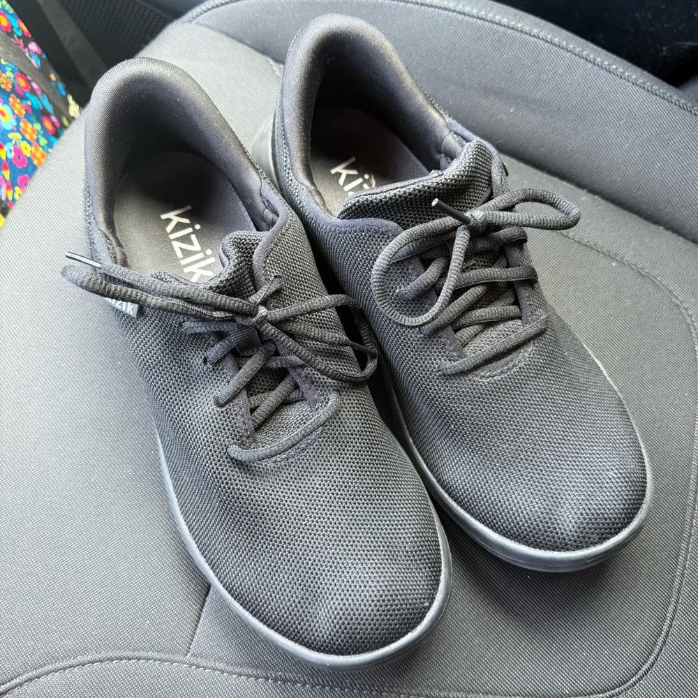 Kizik Madrid Eco Knit Black Easy on easy Off slip on sneakers